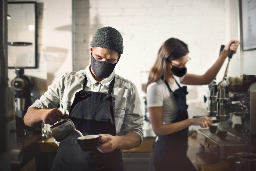 baristas en cafeteria